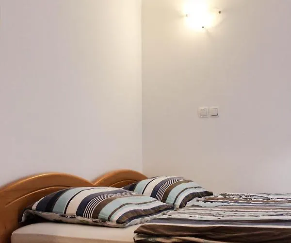 مزرعة للإقامة Farm Loger